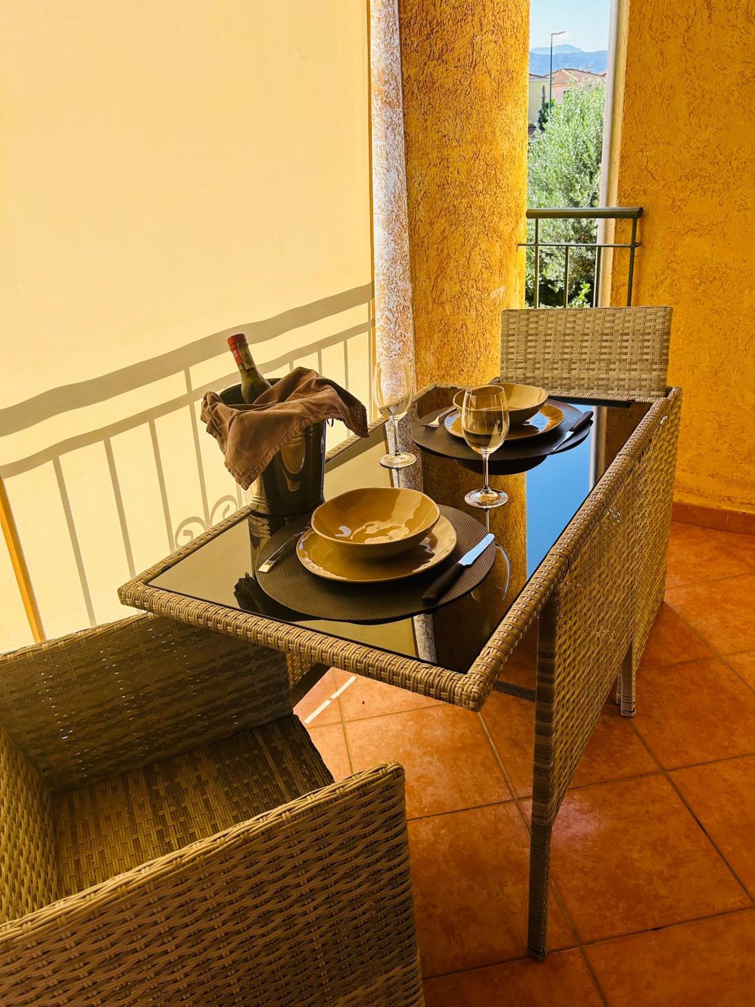 P. Home La Maddalena  المظهر الخارجي الصورة